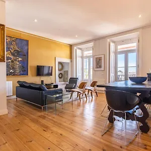 Castelo Design Aparment W/ Balcony & Super View By Lovelystay Lisbon